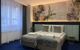 Cube House Aparthotel
